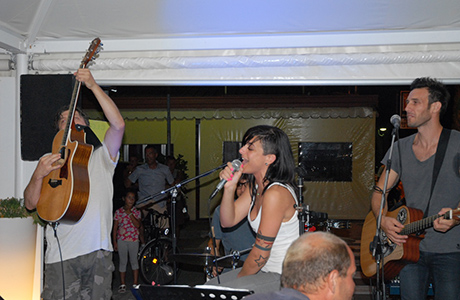 L'estate rivierasca reca spesso gradevoli sorprese di carattere culturale e musicale